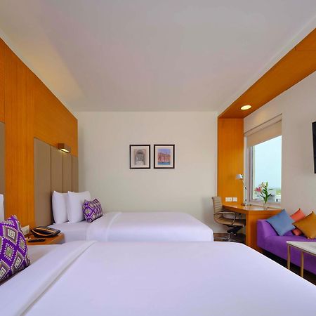 Vivanta Ahmedabad Sg Highway Exterior photo