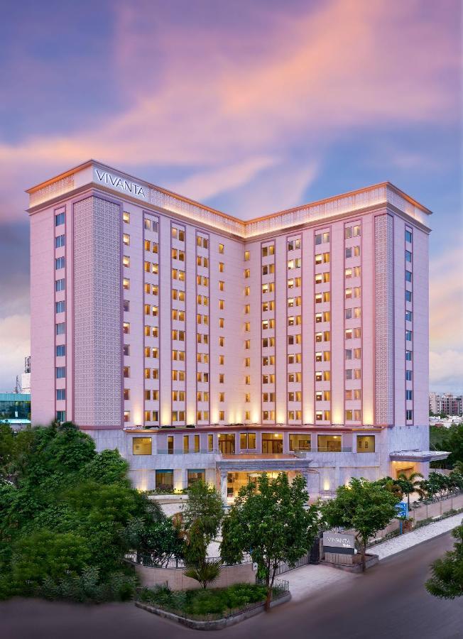 Vivanta Ahmedabad Sg Highway Exterior photo