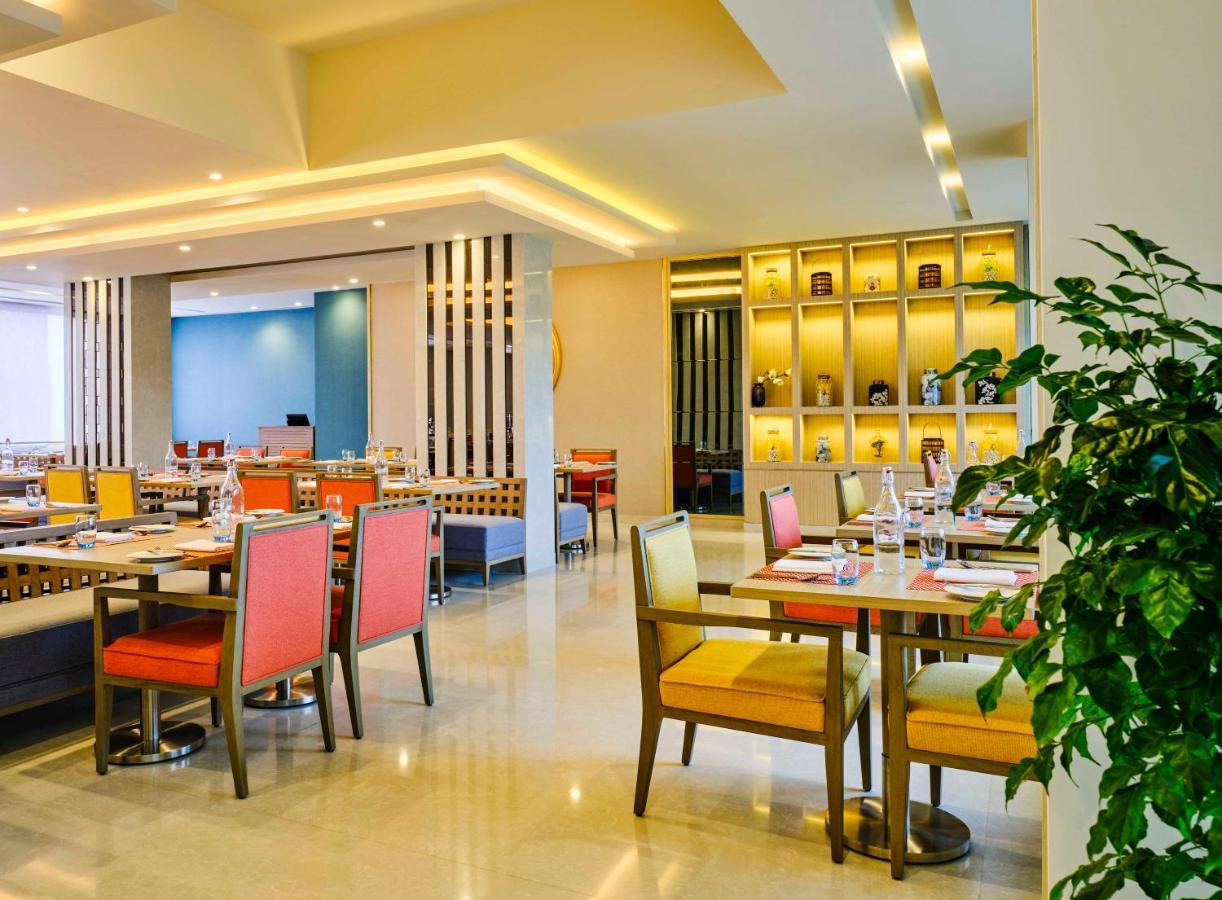 Vivanta Ahmedabad Sg Highway Exterior photo