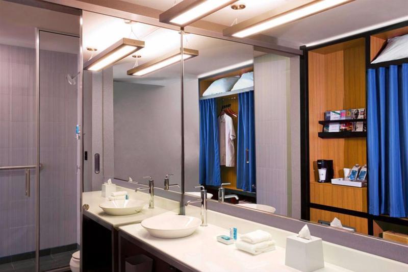 Vivanta Ahmedabad Sg Highway Exterior photo